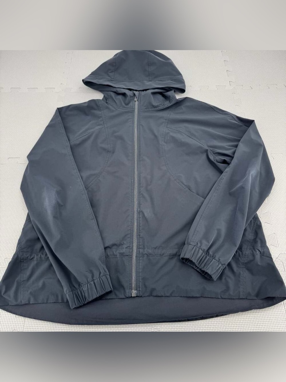 Lululemon Hooded Stretch Jacket Size 10 Black Full Zip Windbreaker